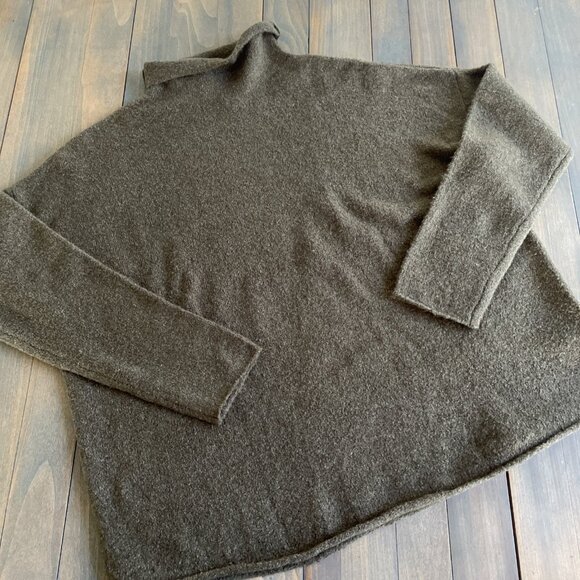 French Connection Sweaters - French Connection Soft Green Sweater Mock Neck Loose Fit - Size Medium M (U8)
